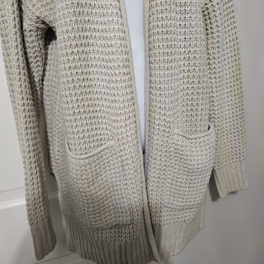 Elegant Beige Knit Cardigan Sweater - Picture 3 of 6